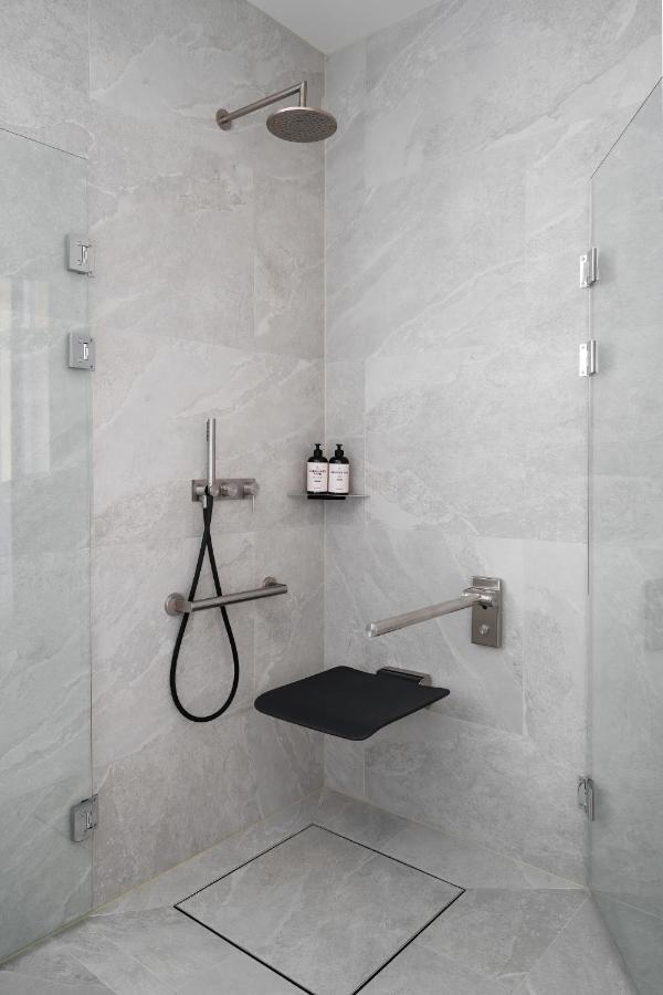 RUNO Hotel Porvoo Buitenkant foto Shower seat